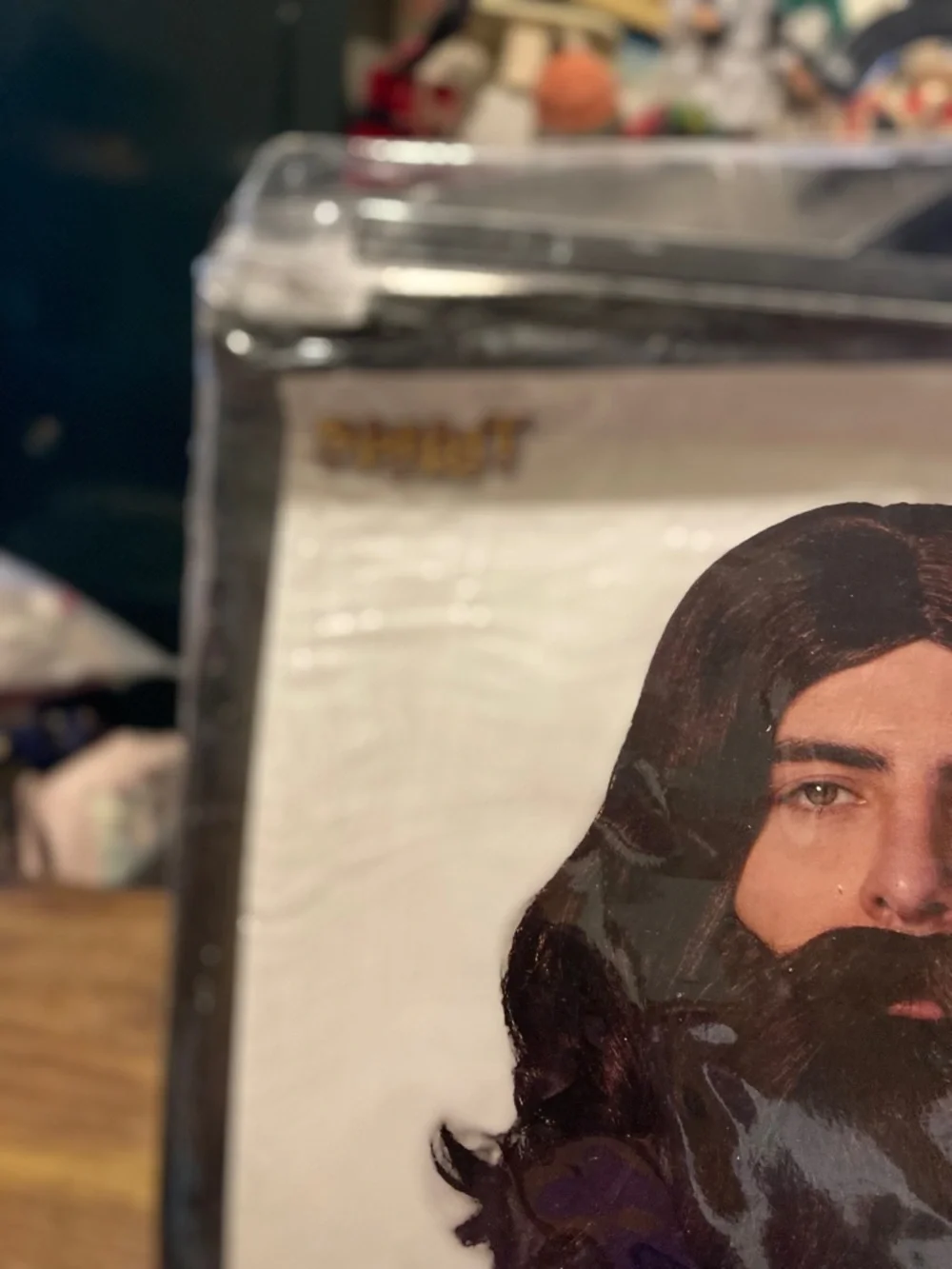 Spirit brunette wig with beard - Picture 2 of 11